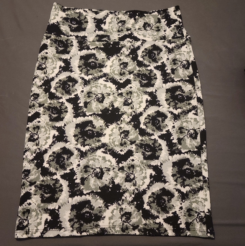 LuLaRoe Cassie Pencil Skirt (Sz Medium)
